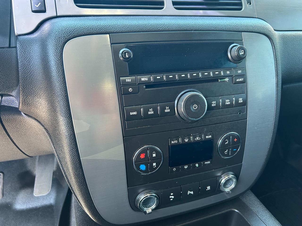 Chevrolet Tahoe 4WD 4dr 1500 LT 2010