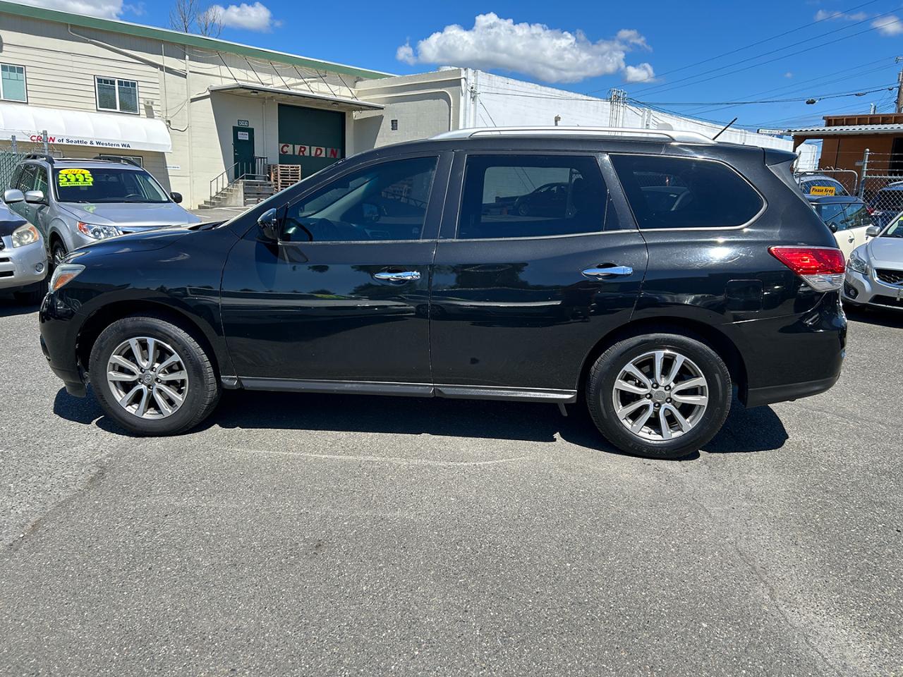 Nissan Pathfinder 2WD 4dr S 2015