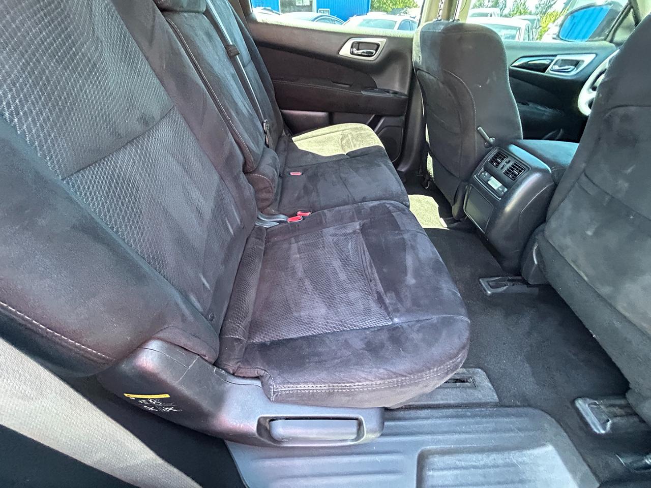 Nissan Pathfinder 2WD 4dr S 2015