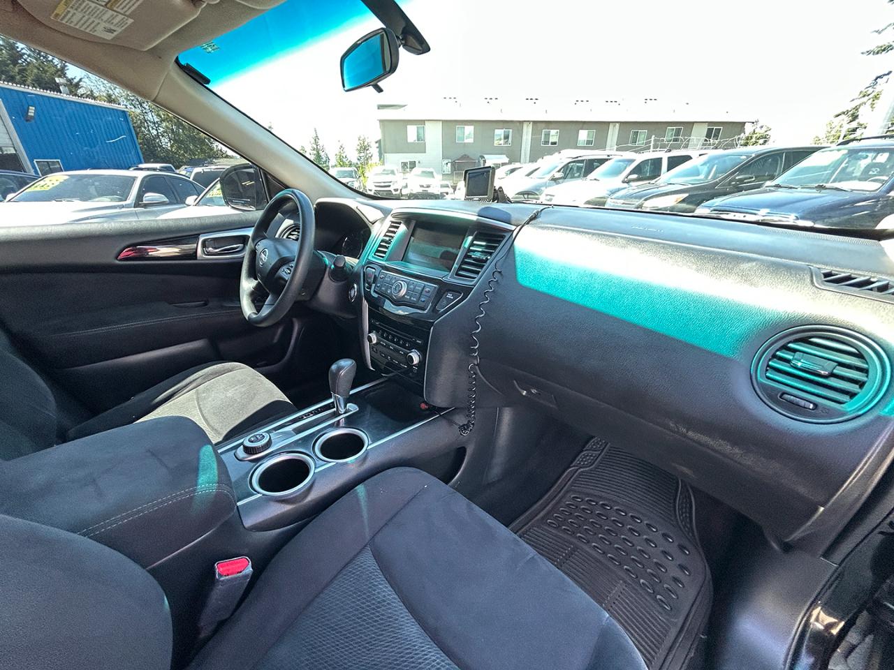Nissan Pathfinder 2WD 4dr S 2015