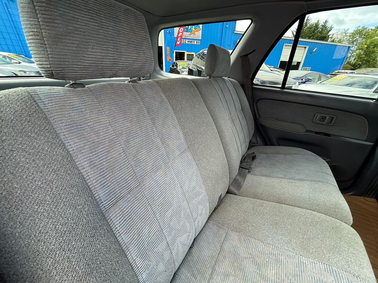 Toyota 4Runner 4dr SR5 3.4L Auto 2000