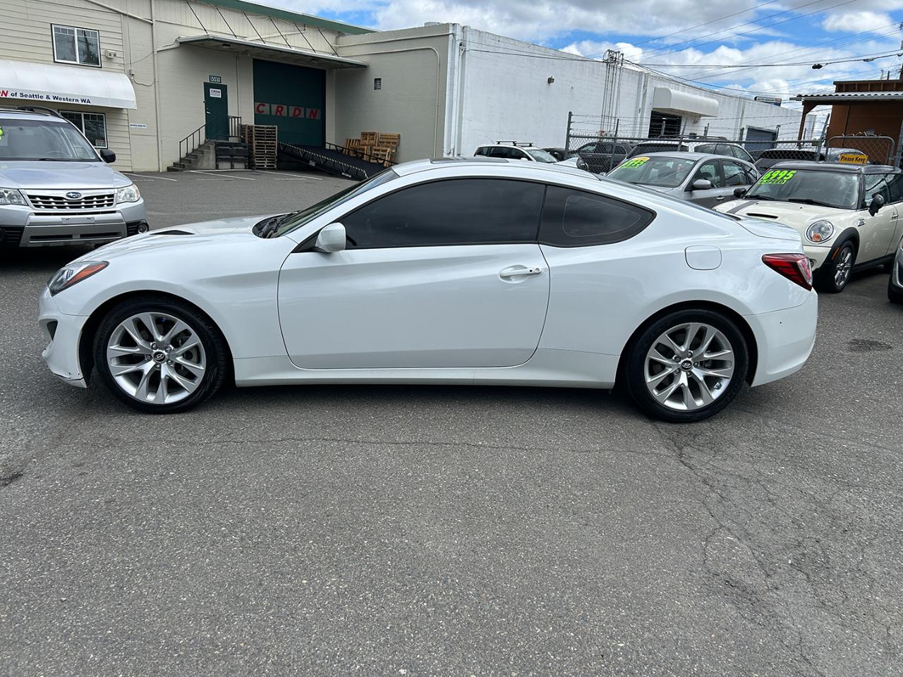 Hyundai Genesis Coupe 2dr I4 2.0T Auto Premium 2013