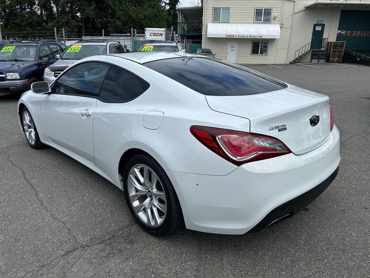 Hyundai Genesis Coupe 2dr I4 2.0T Auto Premium 2013
