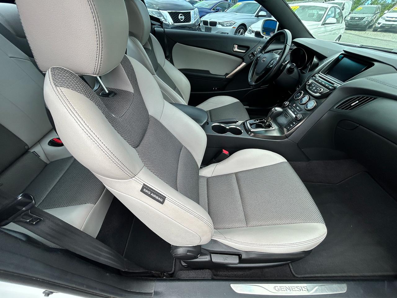 Hyundai Genesis Coupe 2dr I4 2.0T Auto Premium 2013