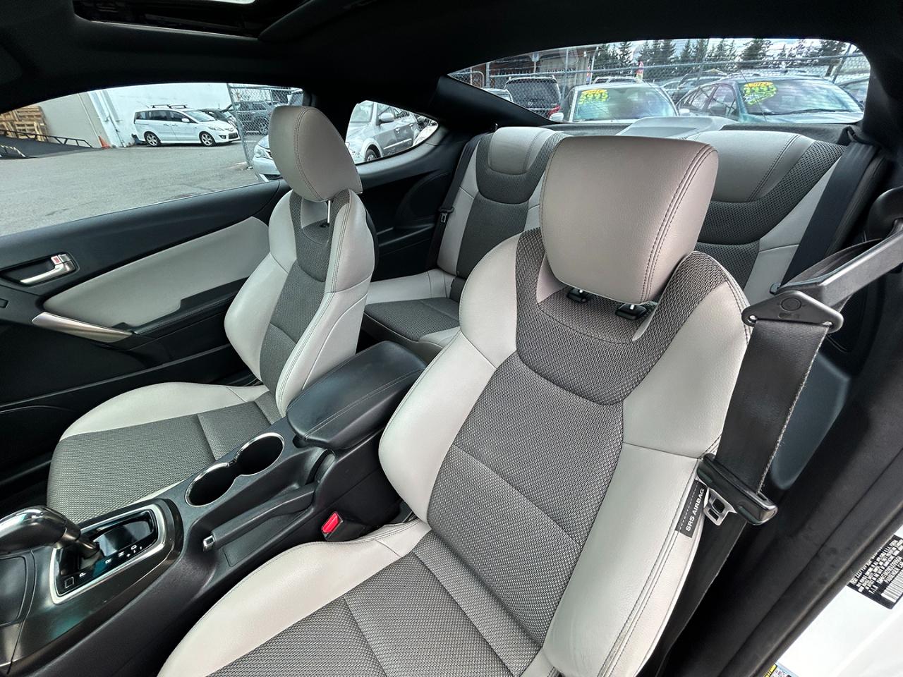 Hyundai Genesis Coupe 2dr I4 2.0T Auto Premium 2013