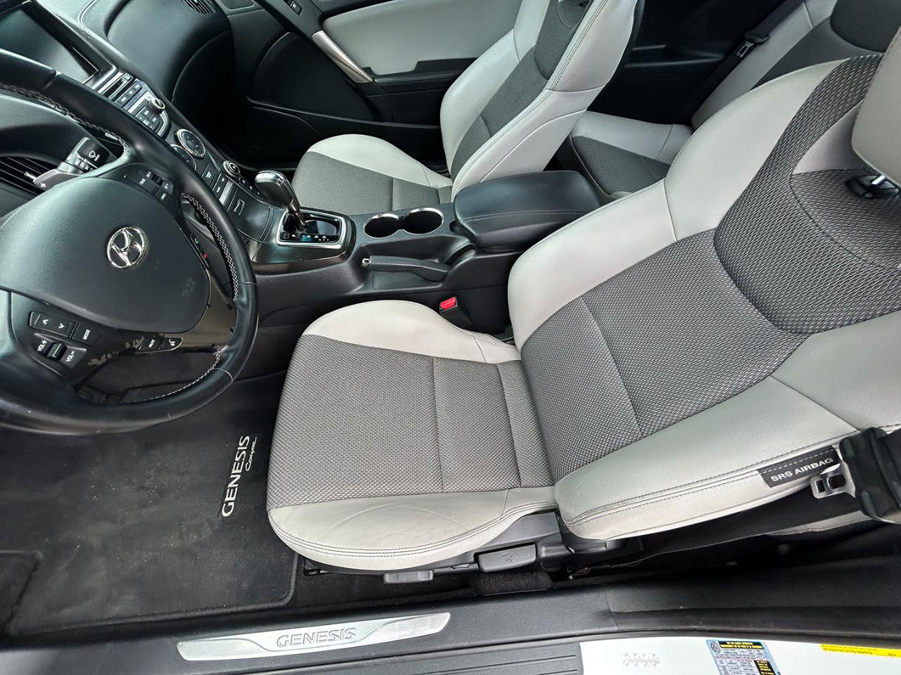 Hyundai Genesis Coupe 2dr I4 2.0T Auto Premium 2013