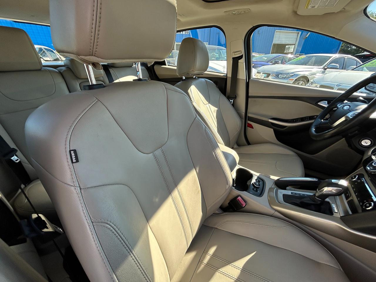 Ford Focus 5dr HB SEL 2012