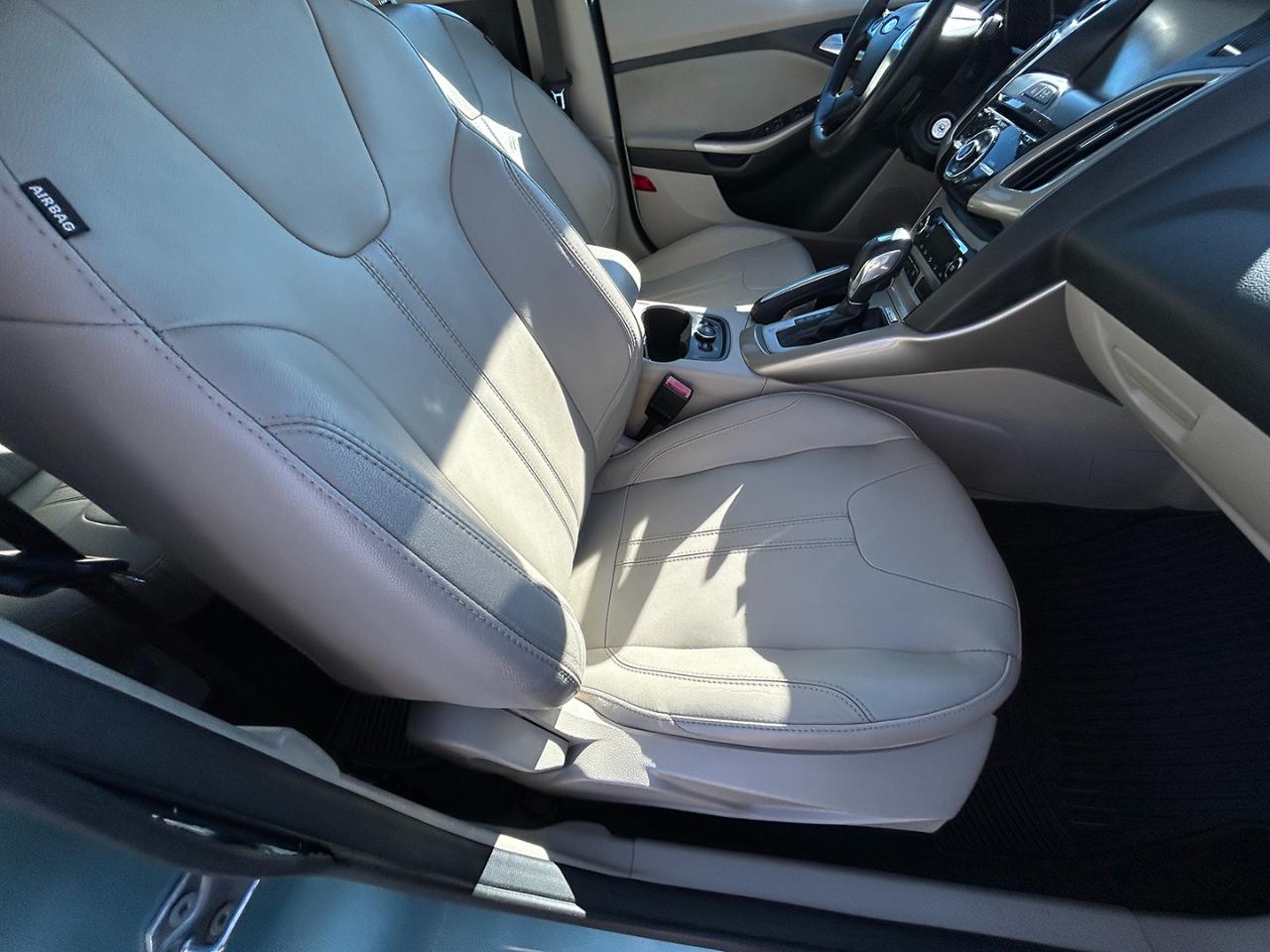 Ford Focus 5dr HB SEL 2012