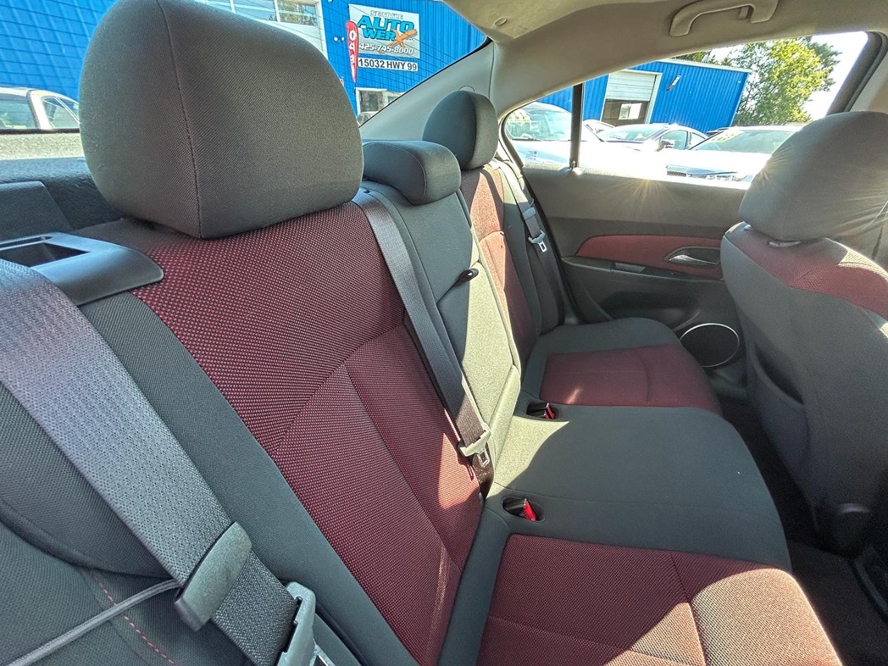 Chevrolet Cruze 4dr Sdn ECO w/1XF 2011