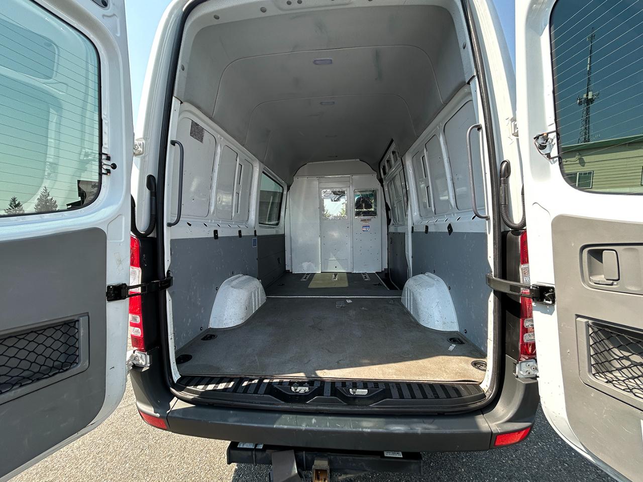 Mercedes-Benz Sprinter Vans RWD 2500 144" 2016