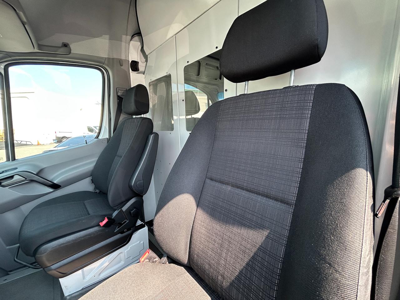 Mercedes-Benz Sprinter Vans RWD 2500 144" 2016
