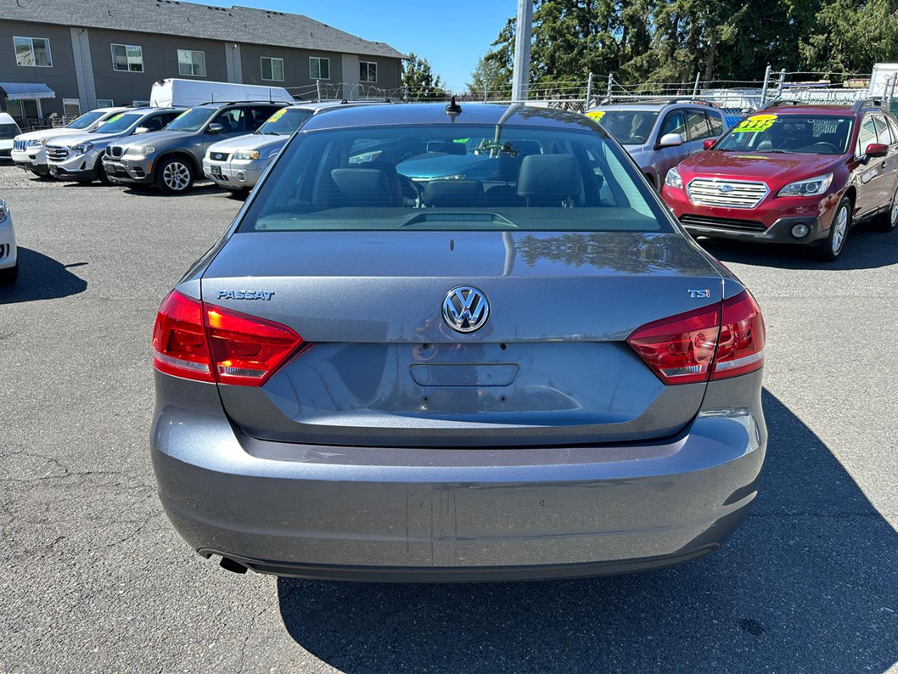 Volkswagen Passat 4dr Sdn 1.8T Auto Wolfsburg Ed PZEV 2014