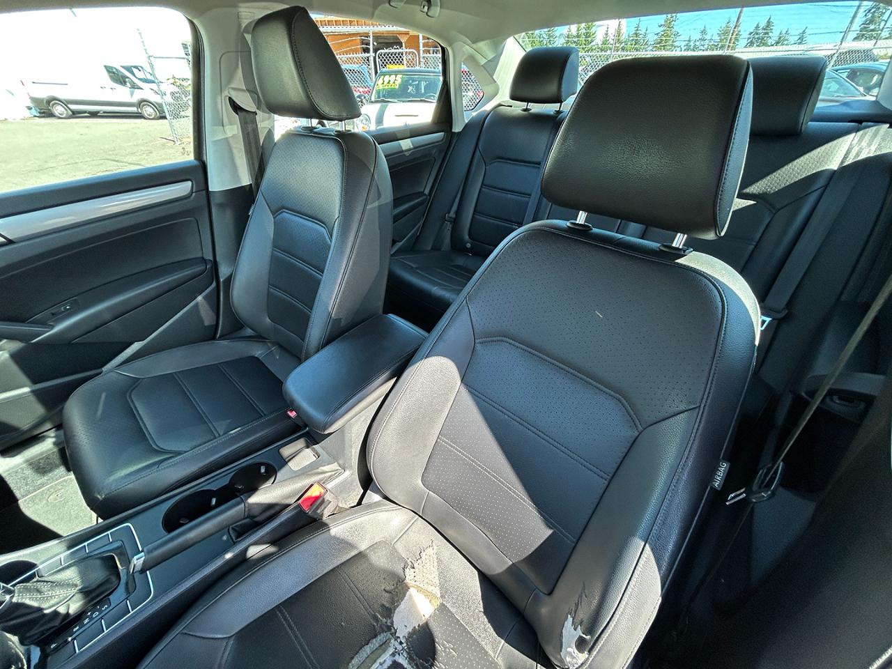 Volkswagen Passat 4dr Sdn 1.8T Auto Wolfsburg Ed PZEV 2014