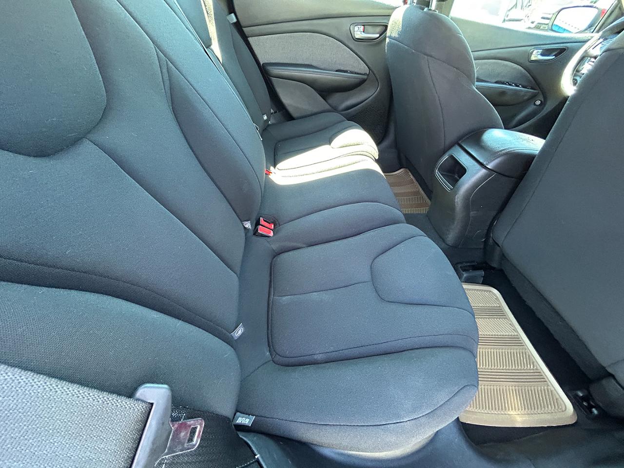 Dodge Dart 4dr Sdn SE 2013