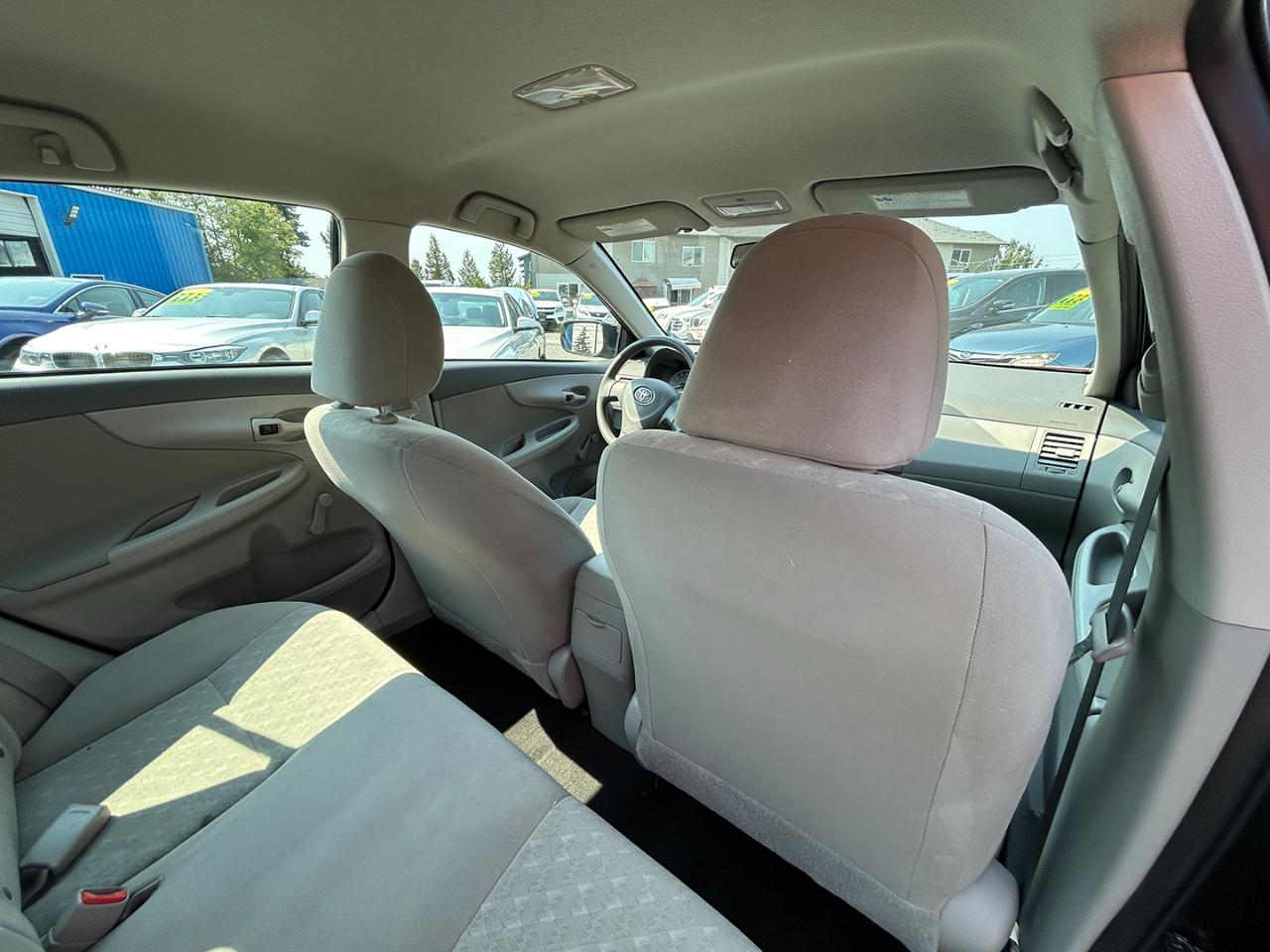 Toyota Corolla 4dr Sdn Man (Natl) 2010