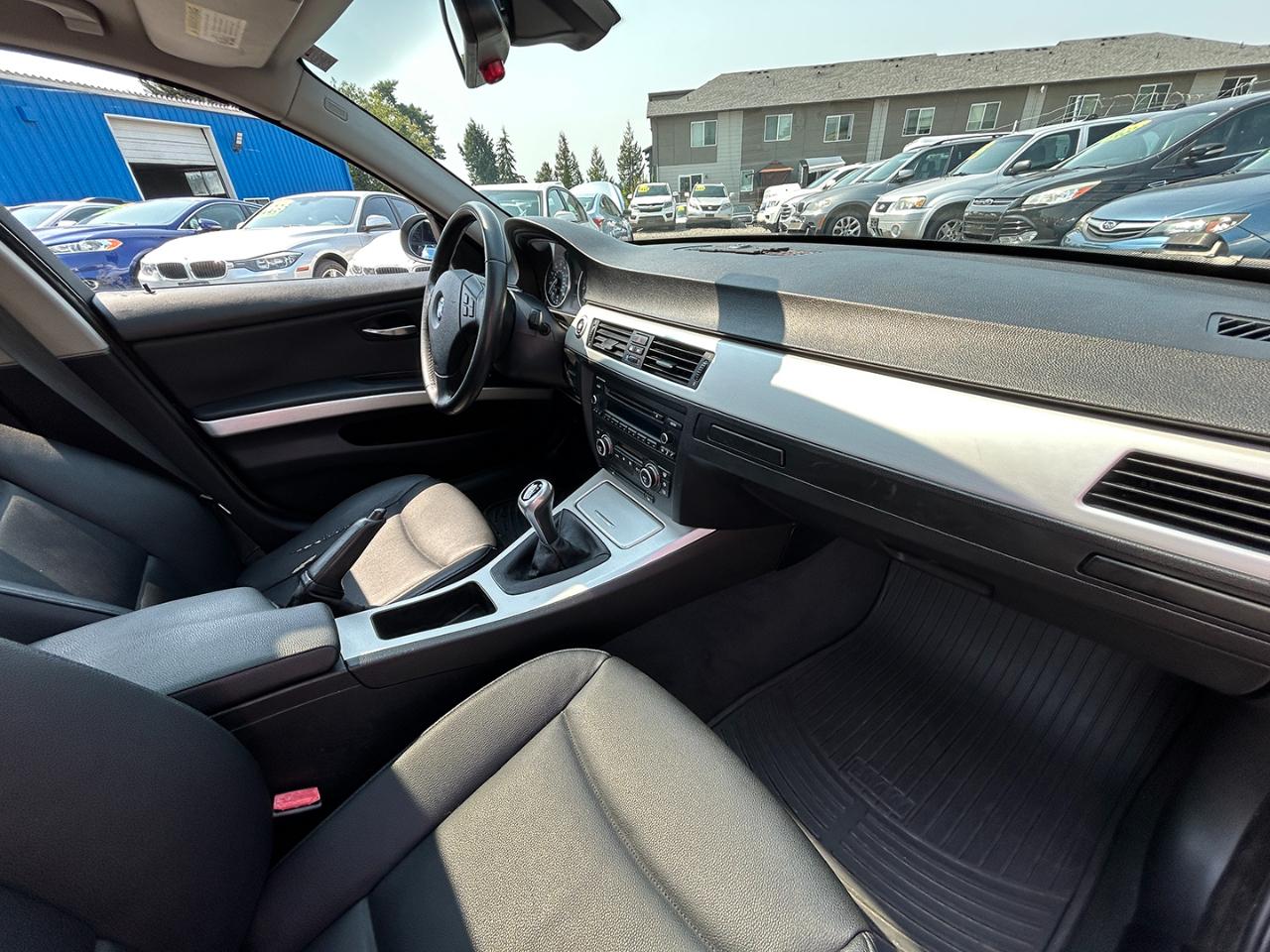 BMW 3 Series 4dr Sdn 328i RWD South Africa 2008