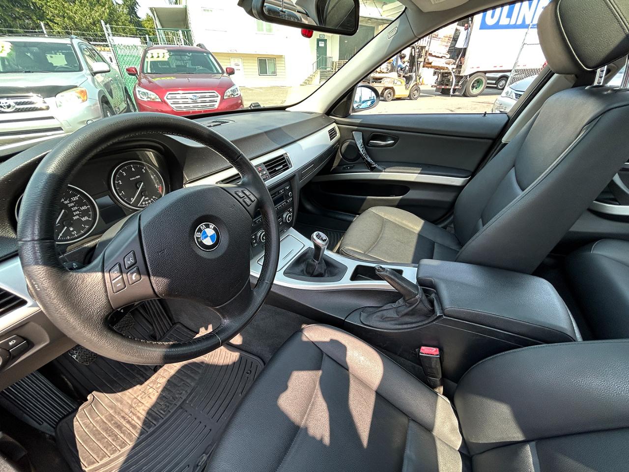 BMW 3 Series 4dr Sdn 328i RWD South Africa 2008