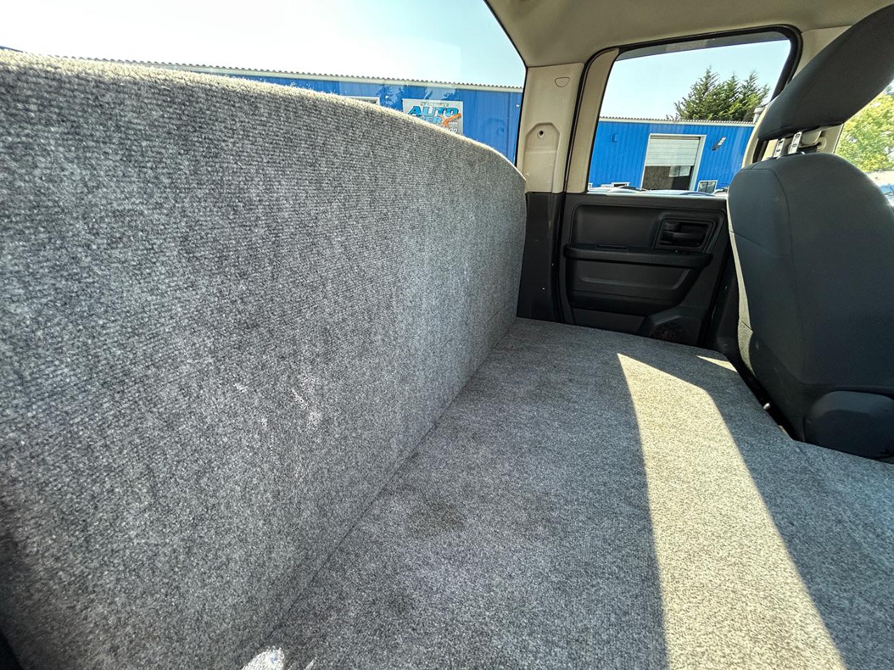 RAM 1500 4WD Quad Cab 140.5" Express 2012