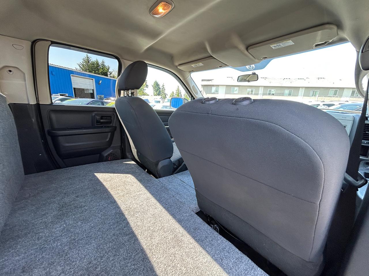 RAM 1500 4WD Quad Cab 140.5" Express 2012