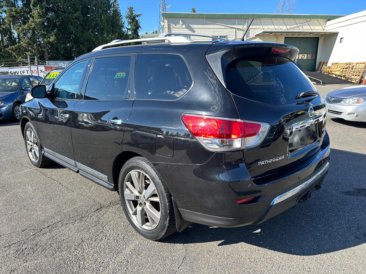 Nissan Pathfinder 4WD 4dr Platinum 2015
