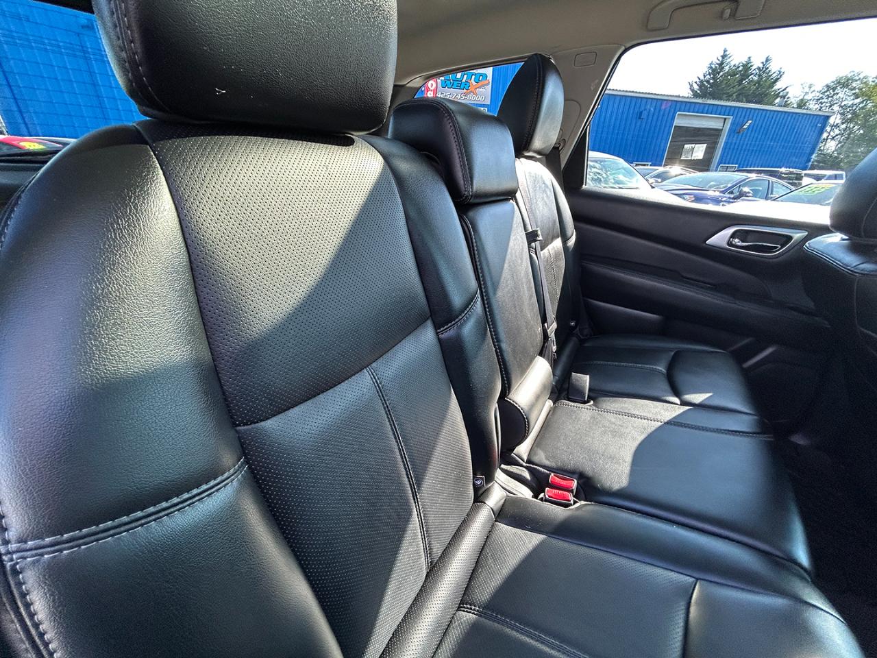 Nissan Pathfinder 4WD 4dr Platinum 2015