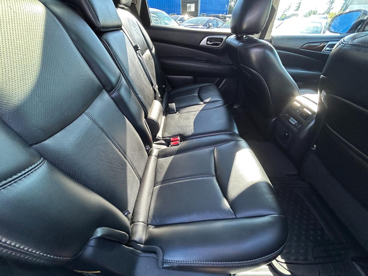 Nissan Pathfinder 4WD 4dr Platinum 2015