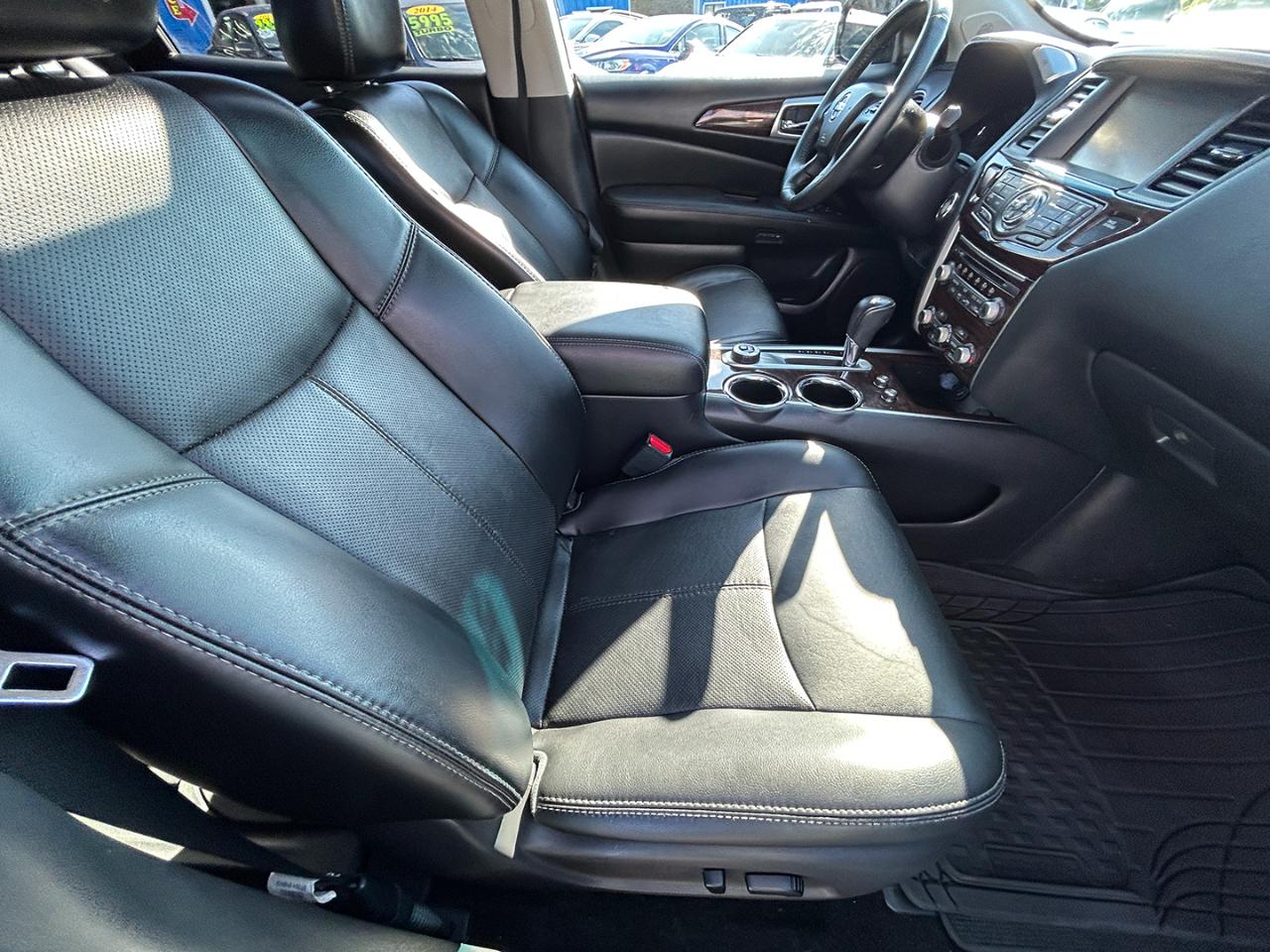 Nissan Pathfinder 4WD 4dr Platinum 2015
