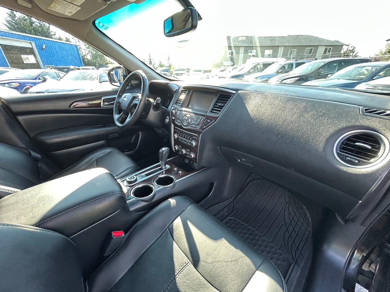 Nissan Pathfinder 4WD 4dr Platinum 2015