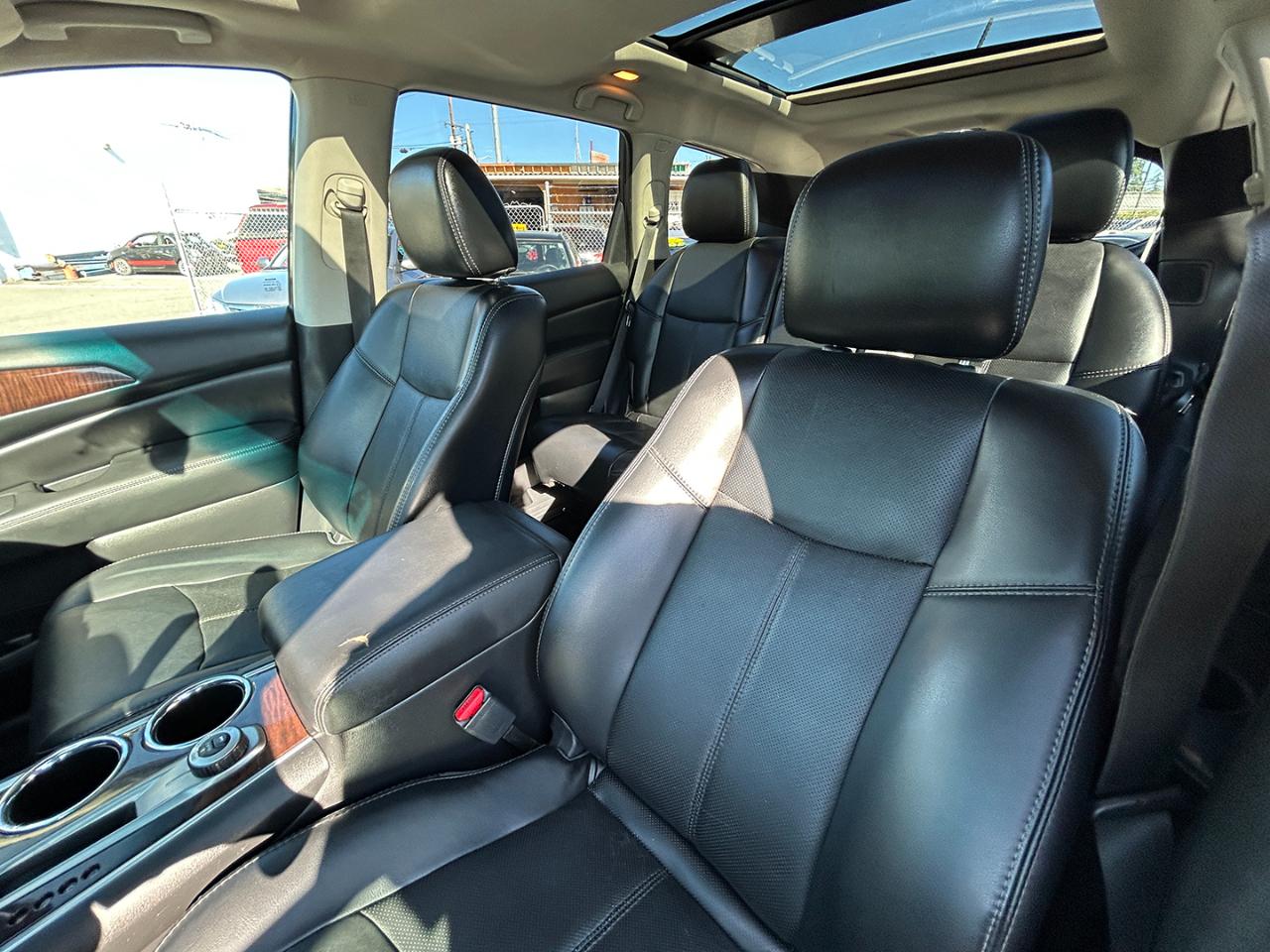 Nissan Pathfinder 4WD 4dr Platinum 2015