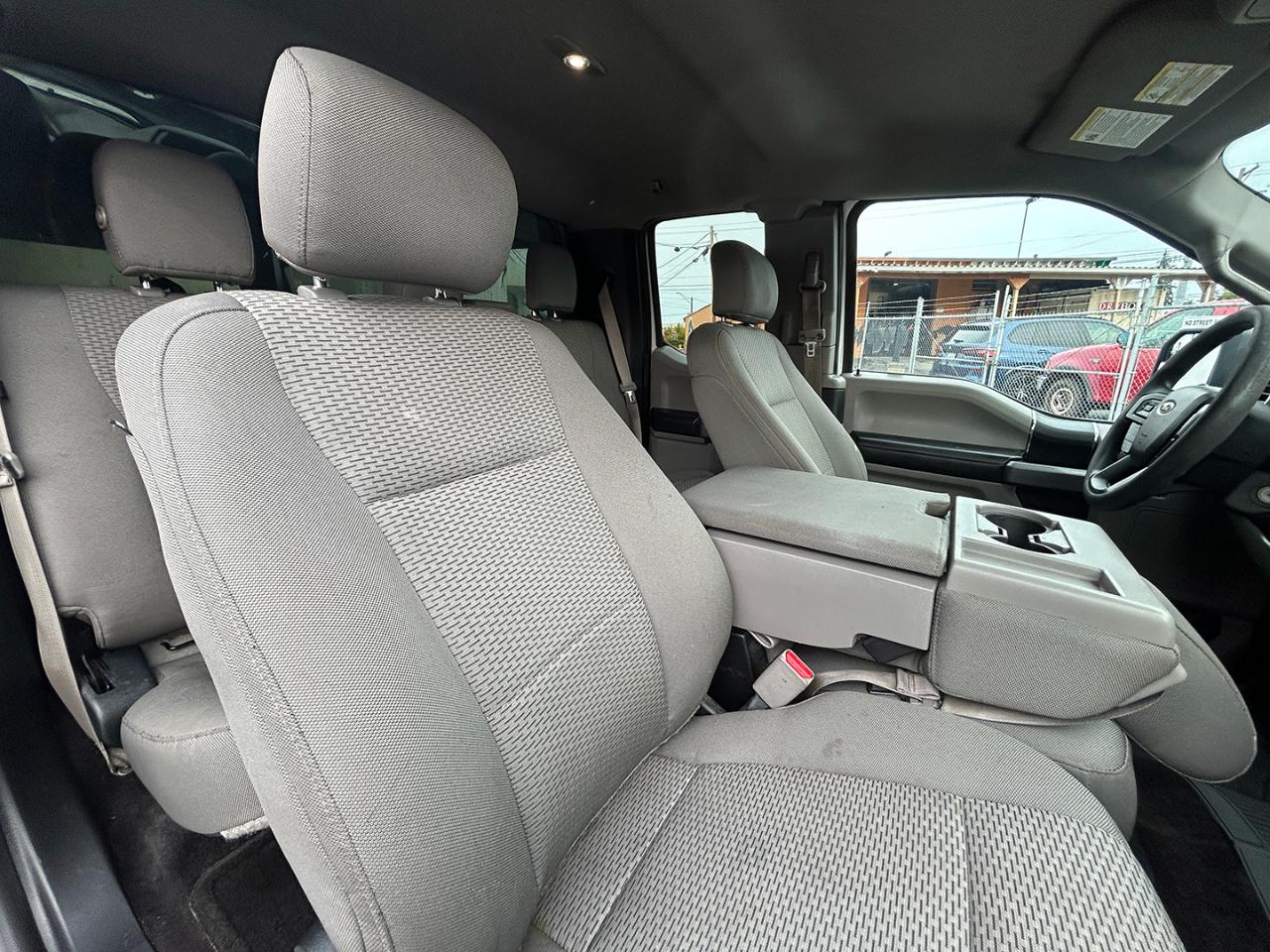 Ford F-150 Lariat 4WD SuperCab 8' Box 2017