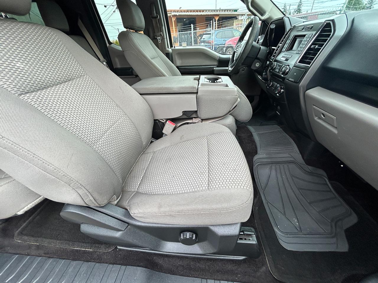 Ford F-150 Lariat 4WD SuperCab 8' Box 2017