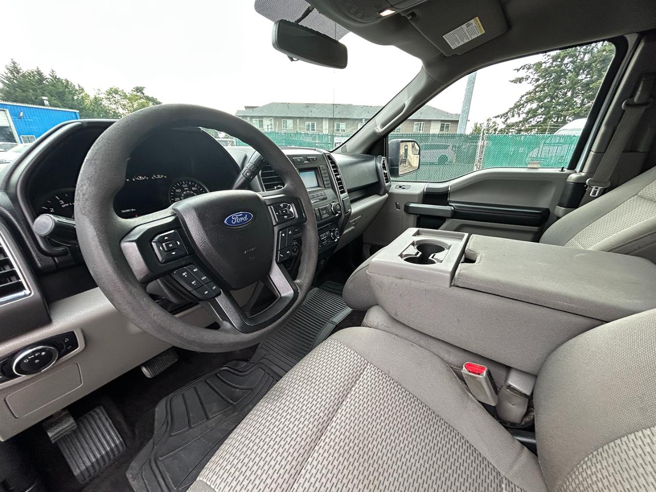 Ford F-150 Lariat 4WD SuperCab 8' Box 2017