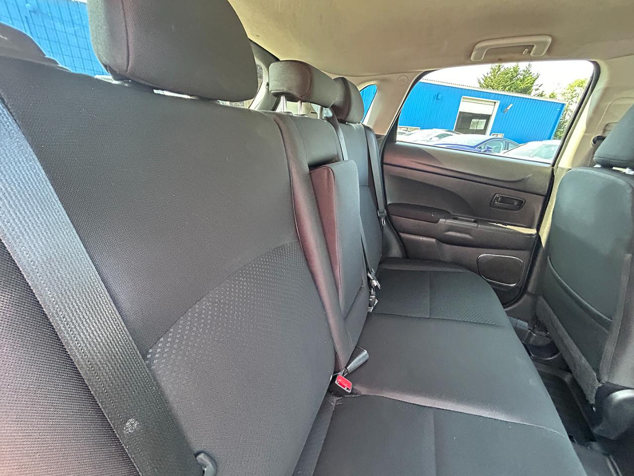 Mitsubishi Outlander Sport AWD 4dr CVT 2.4 ES 2015