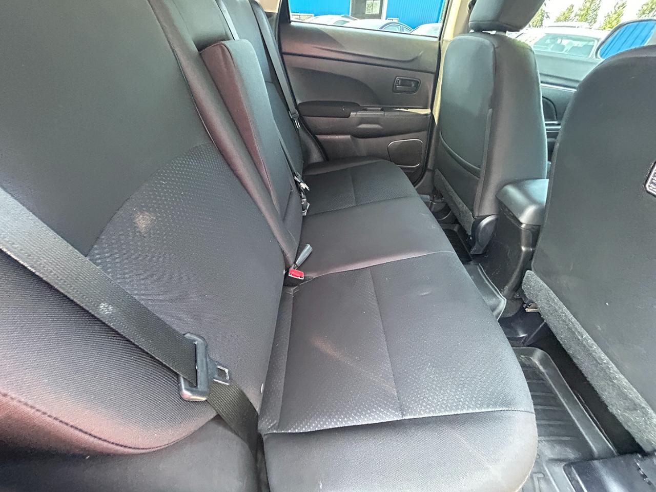 Mitsubishi Outlander Sport AWD 4dr CVT 2.4 ES 2015