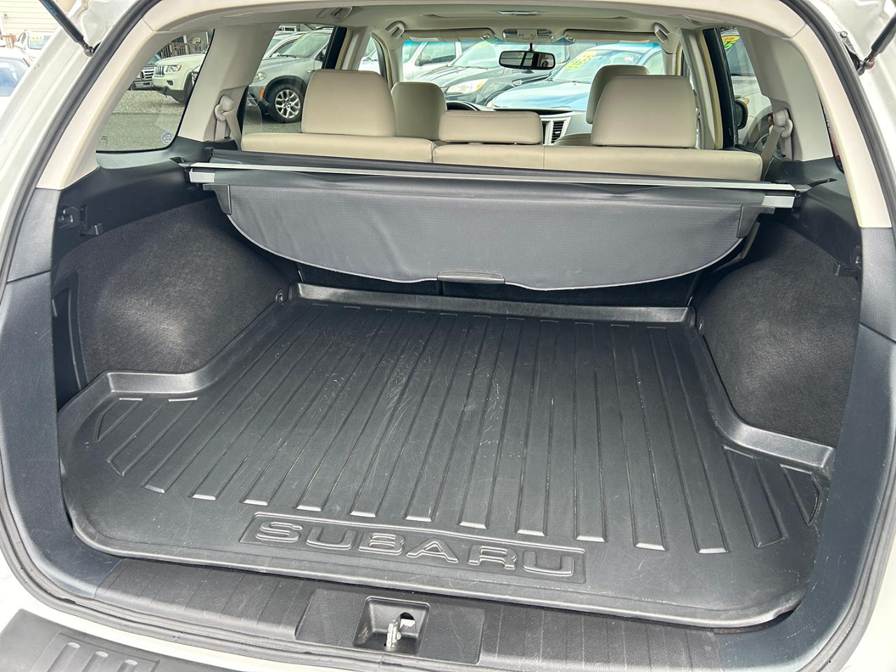 Subaru Outback 4dr Wgn H4 Auto 2.5i Limited 2012