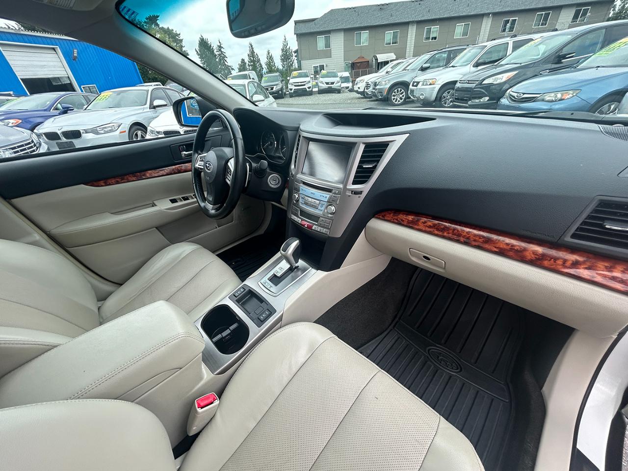 Subaru Outback 4dr Wgn H4 Auto 2.5i Limited 2012