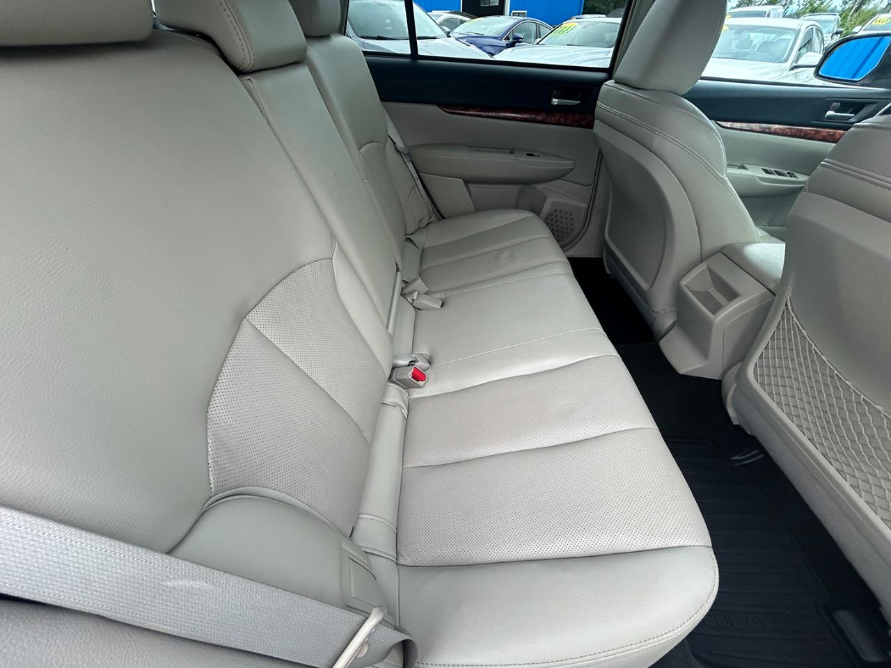 Subaru Outback 4dr Wgn H4 Auto 2.5i Limited 2012