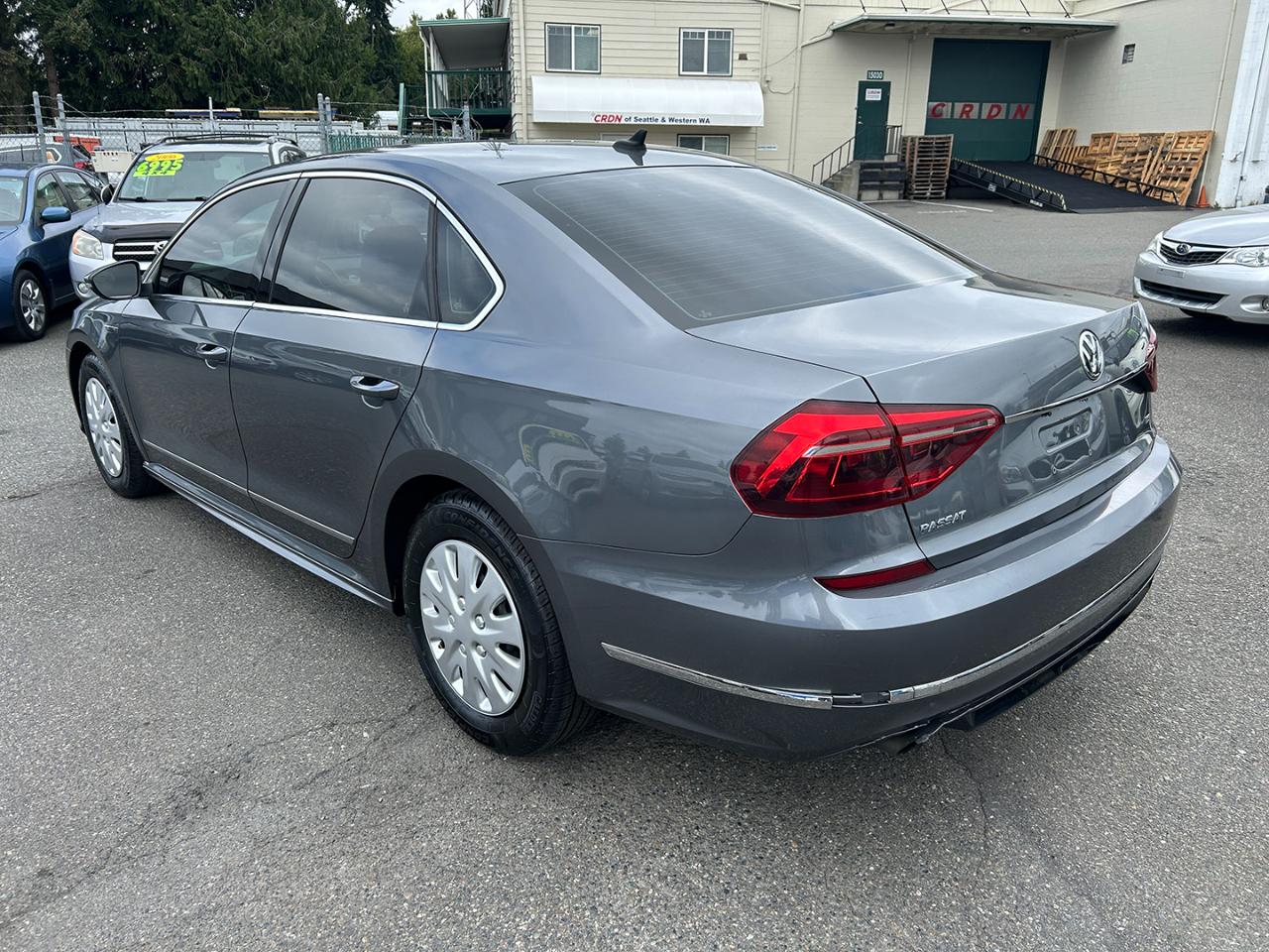 Volkswagen Passat R-Line w/Comfort Pkg Auto 2017