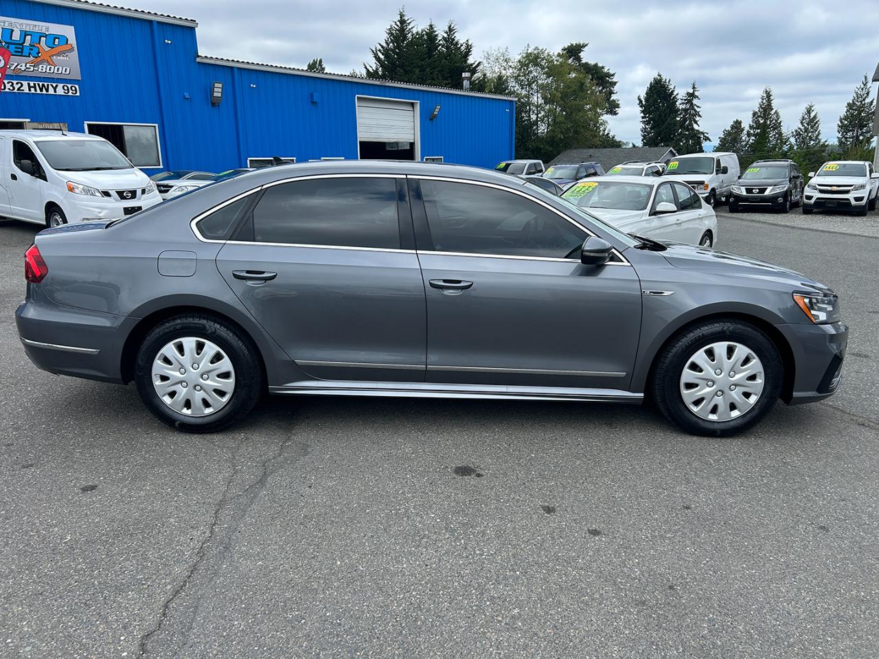 Volkswagen Passat R-Line w/Comfort Pkg Auto 2017