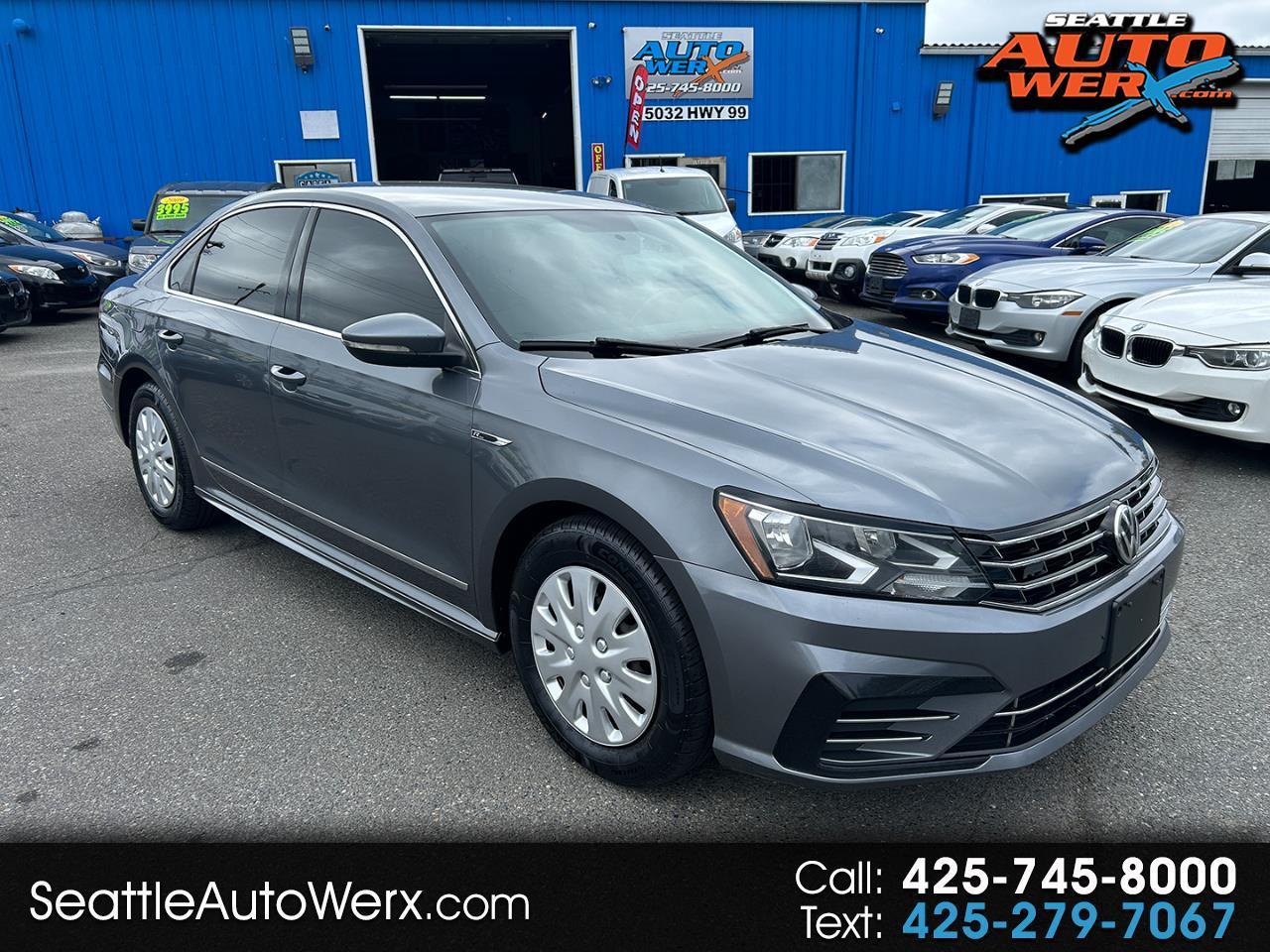 Volkswagen Passat R-Line w/Comfort Pkg Auto 2017