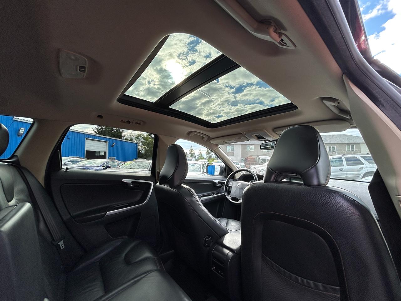 Volvo XC60 AWD 4dr 3.0T 2010
