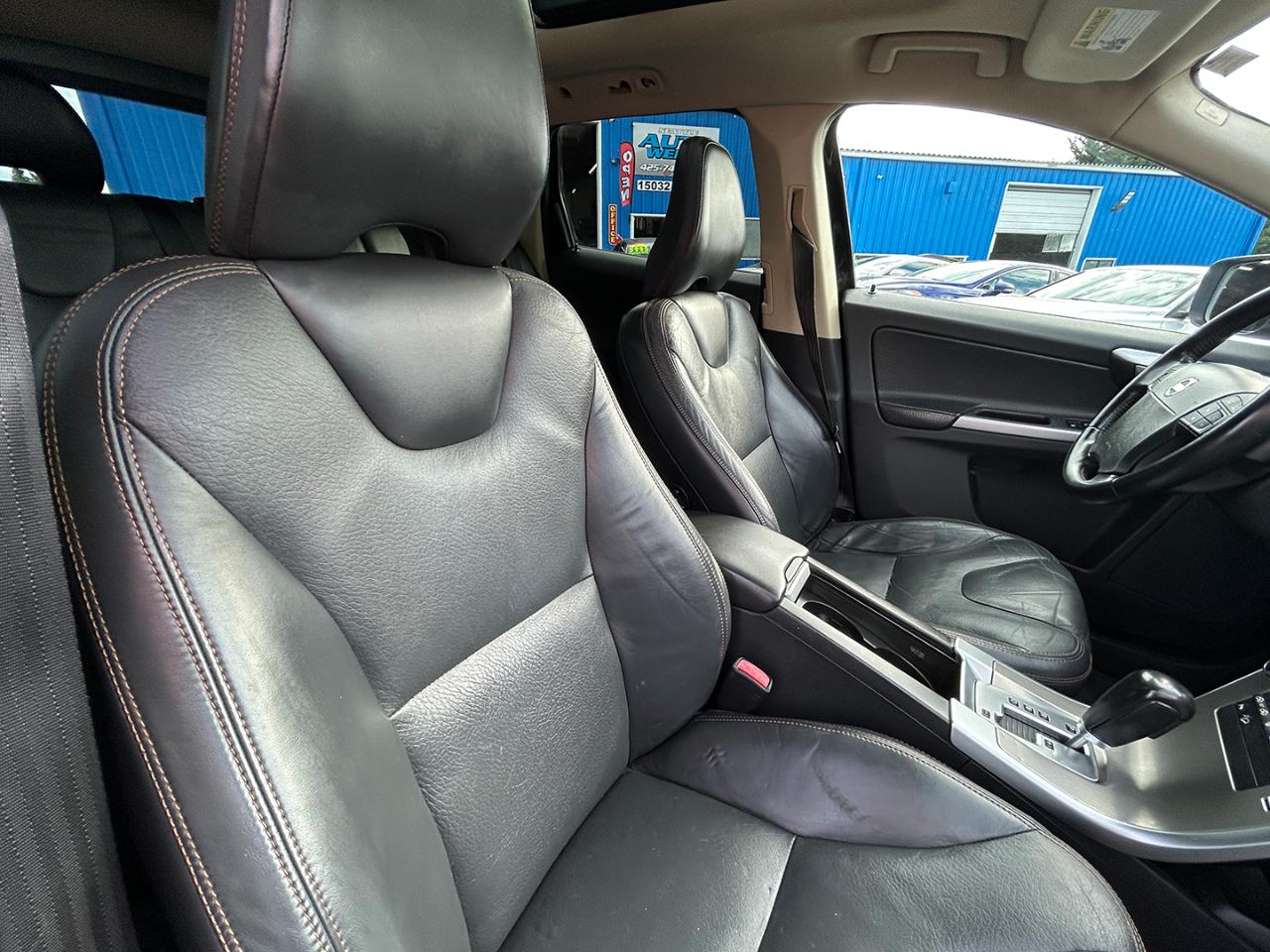 Volvo XC60 AWD 4dr 3.0T 2010