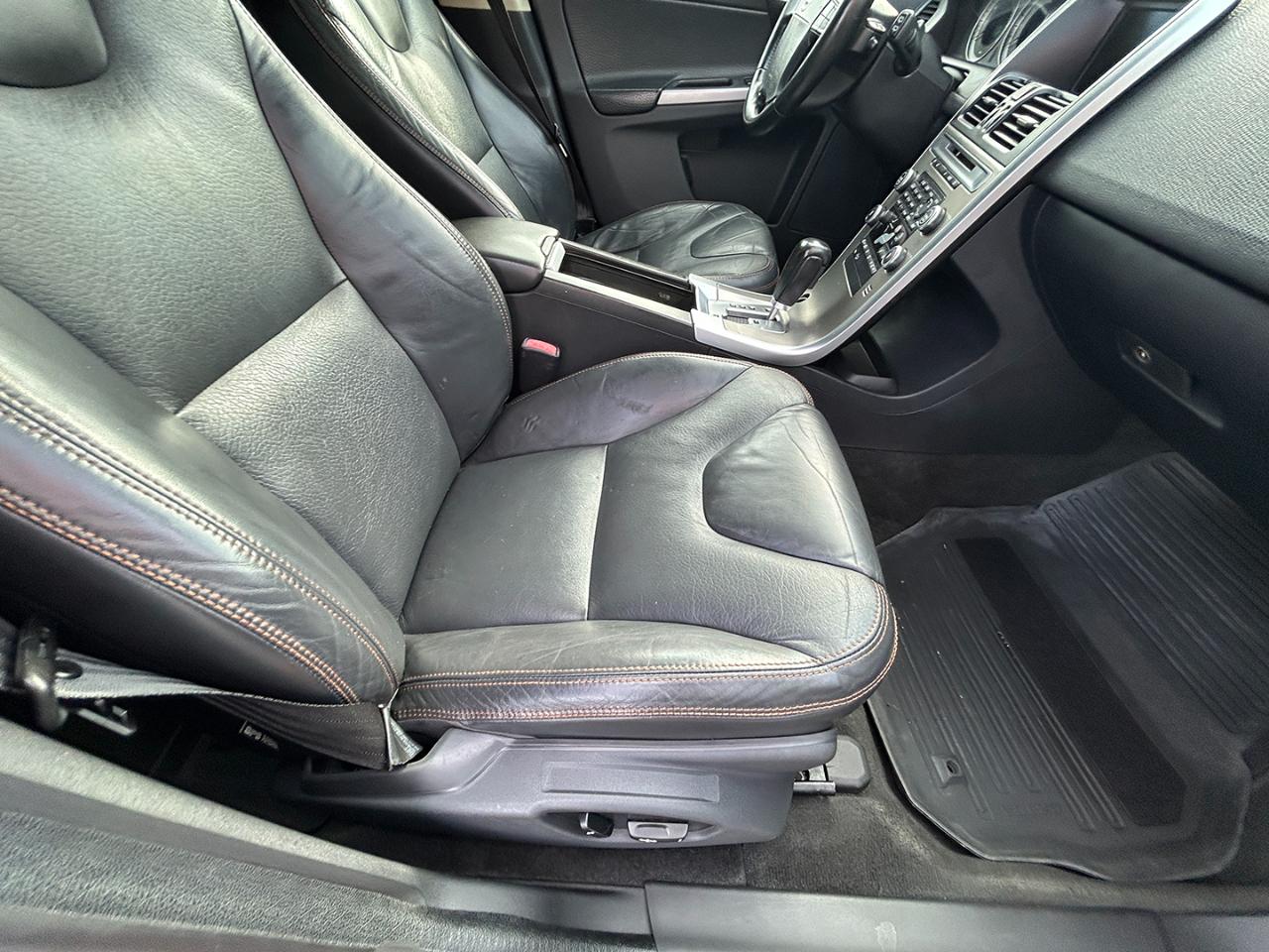 Volvo XC60 AWD 4dr 3.0T 2010