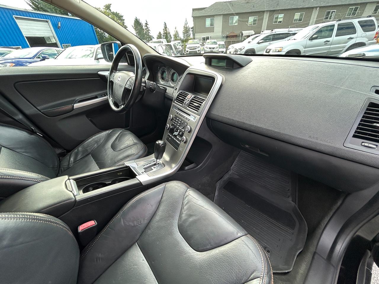 Volvo XC60 AWD 4dr 3.0T 2010