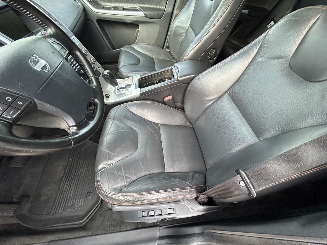 Volvo XC60 AWD 4dr 3.0T 2010