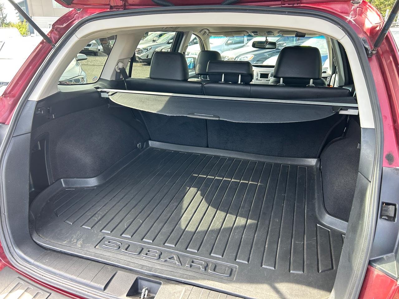 Subaru Outback 4dr Wgn H4 Auto 2.5i Limited 2012