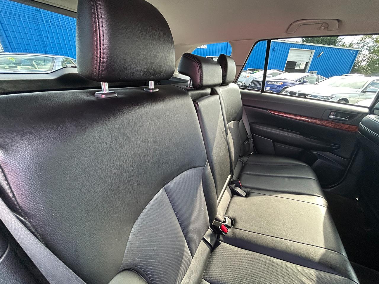 Subaru Outback 4dr Wgn H4 Auto 2.5i Limited 2012