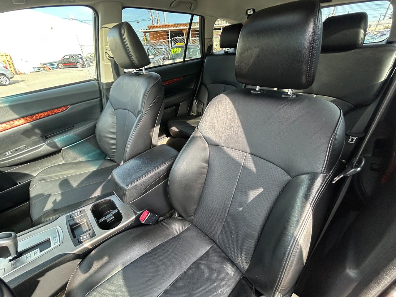 Subaru Outback 4dr Wgn H4 Auto 2.5i Limited 2012