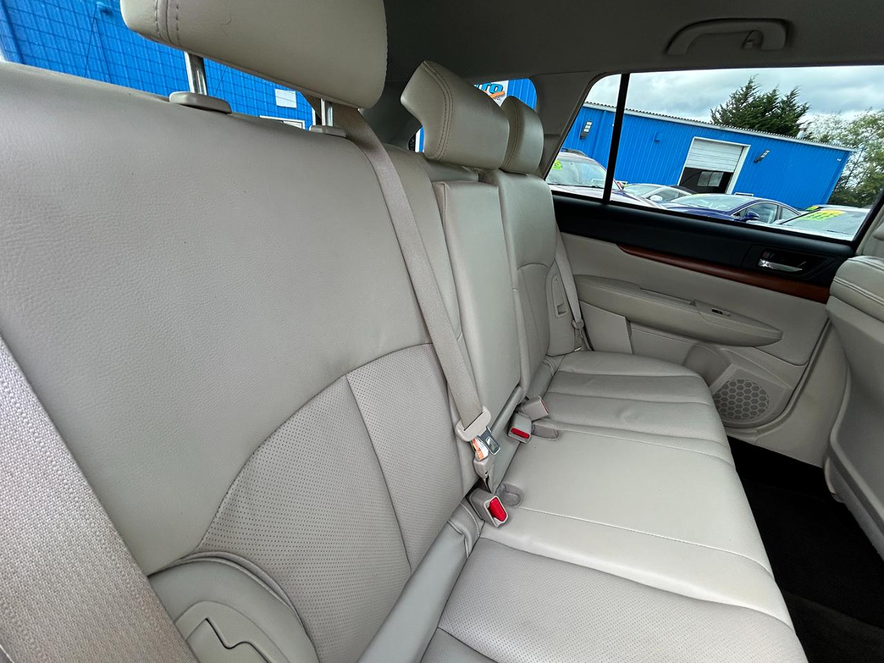 Subaru Outback 4dr Wgn H4 Auto 2.5i Limited 2013