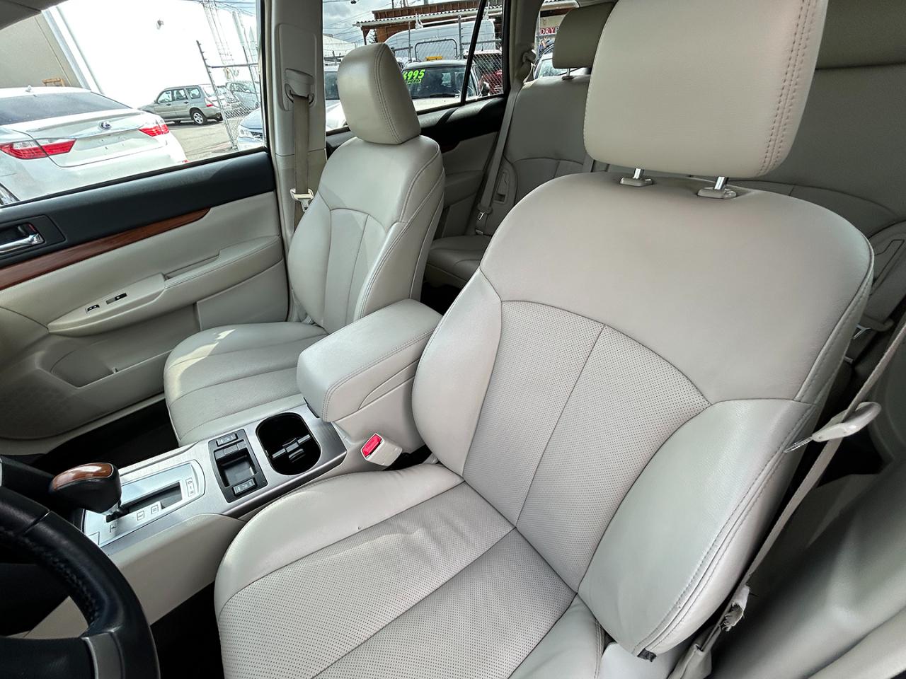 Subaru Outback 4dr Wgn H4 Auto 2.5i Limited 2013